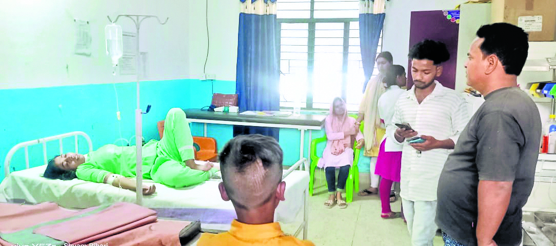 नीलगाय की टक्कर से बाइक दुर्घटनाग्रस्त, दो महिलाएं घायल