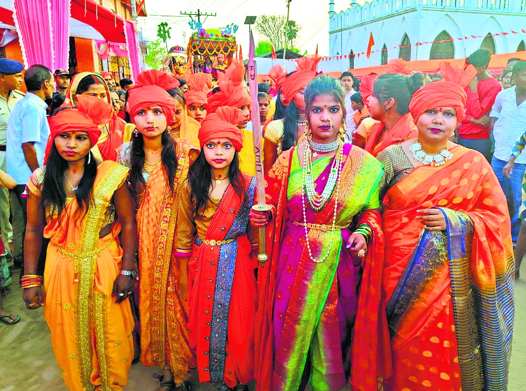 सरैया हनुमान मंदिर से निकाली शोभायात्रा