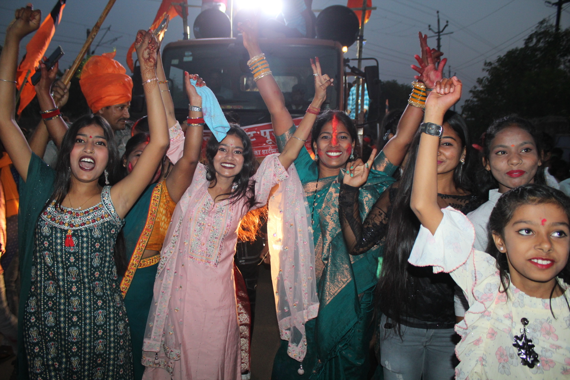 प्रतिमा विसर्जन के साथ चैती दुर्गा पूजा संपन्न