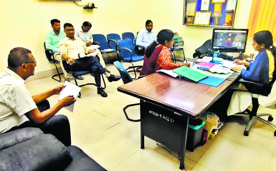 बूथों पर छांव के लिए टेंट की व्यवस्था करें बीडीओ