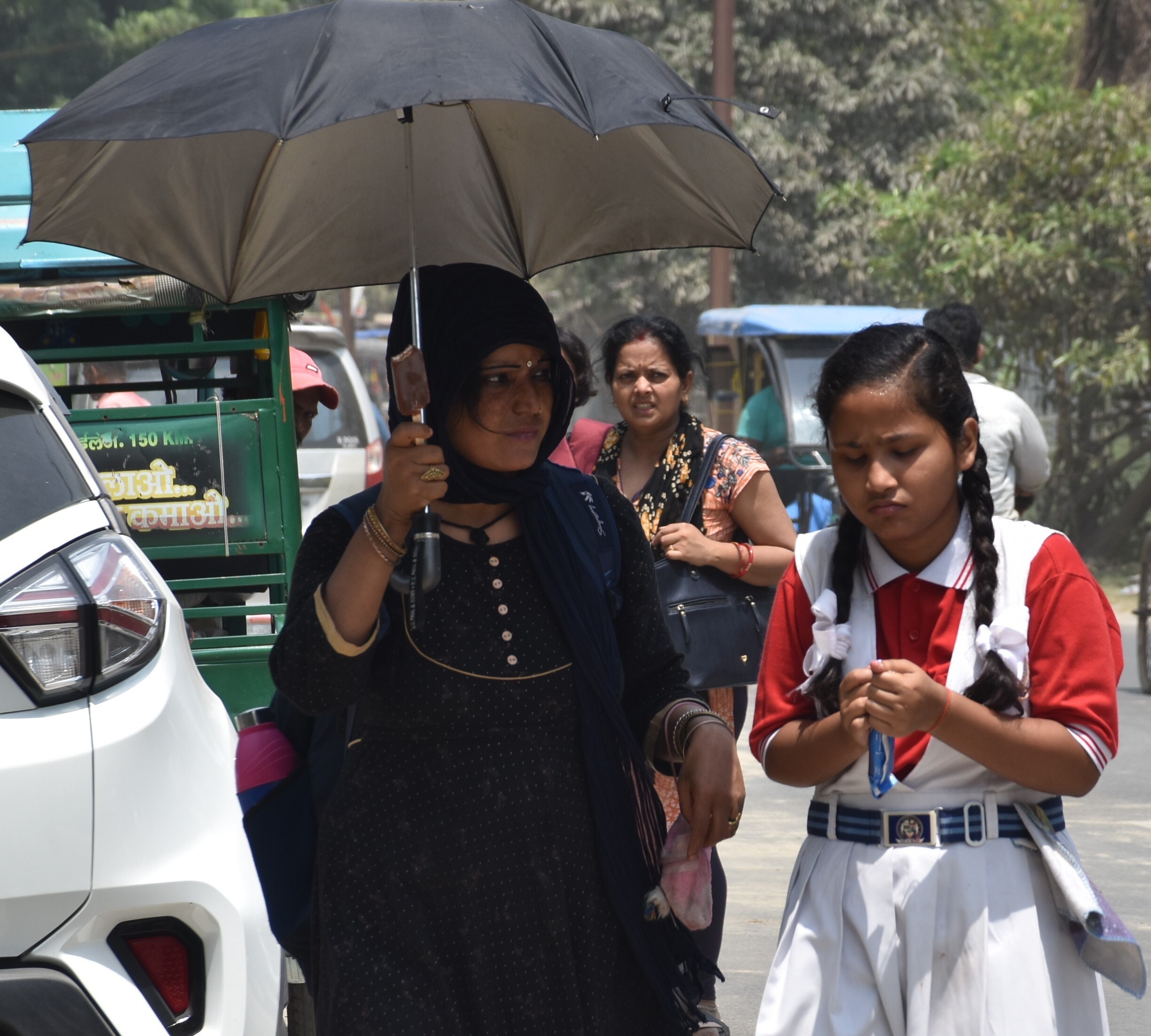 मौसम के गर्म मिजाज से फिलहाल राहत नहीं, तापमान 40 डिग्री पार