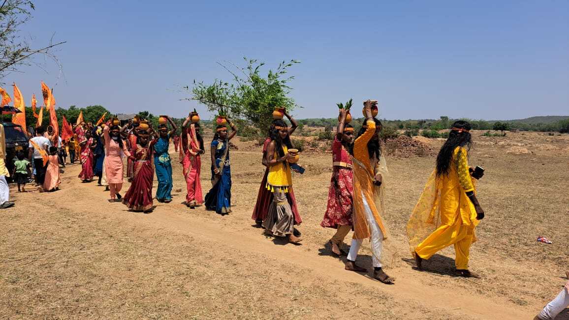 हनुमंत की प्रतिमा की प्राण प्रतिष्ठा को लेकर निकली कलश यात्रा