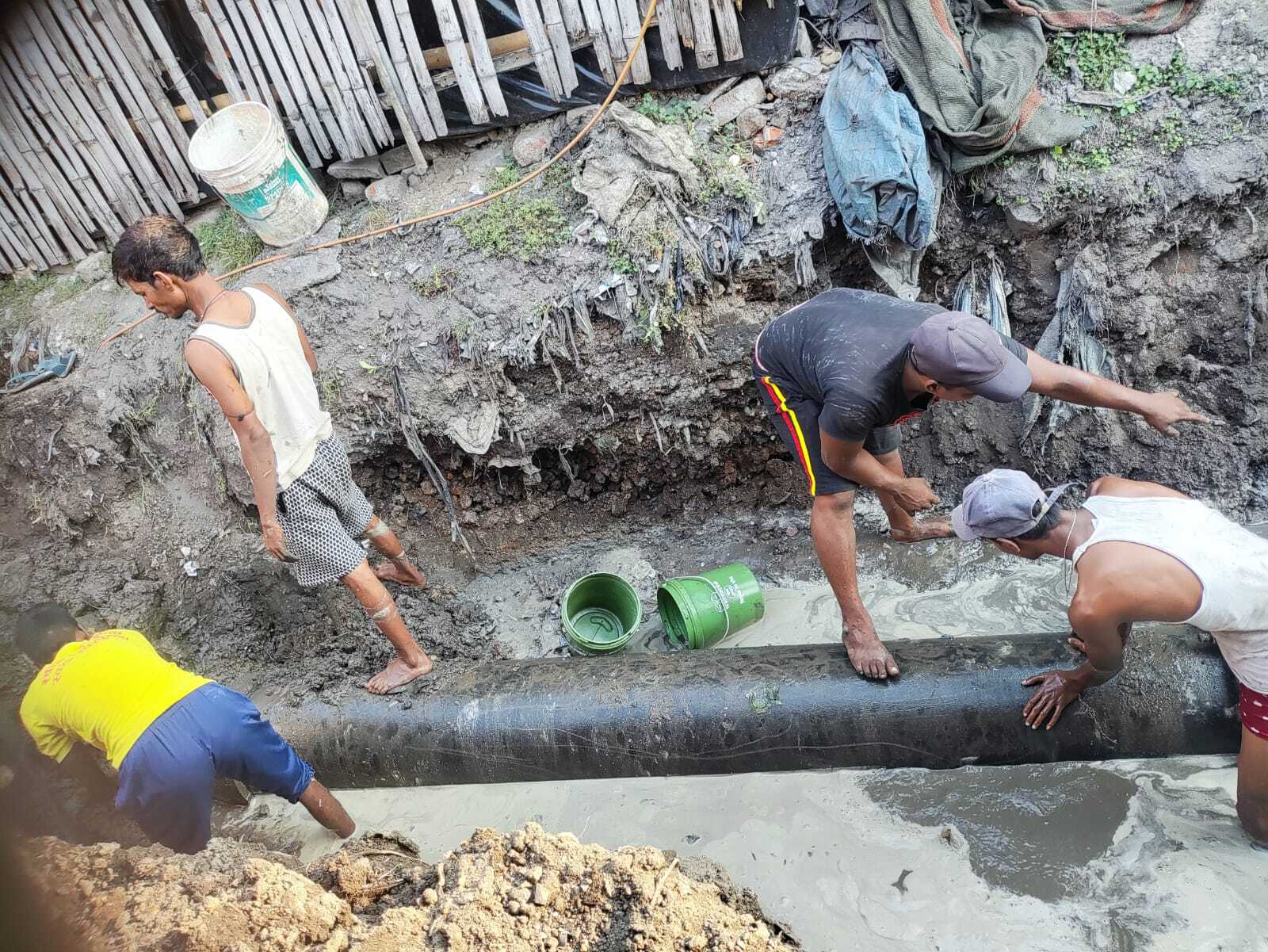 राइजिंग पाइप क्षतिग्रस्त होने से चिरकुंडा नप क्षेत्र में जलापूर्ति ठप