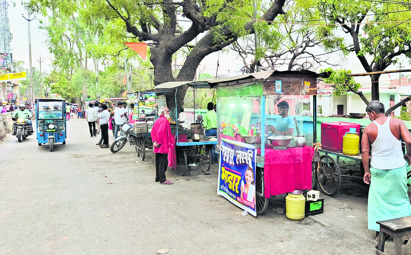 तीन दिन शहर के जिन जगहों से हटाया गया था अतिक्रमण, वहां फिर सज गयी दुकानें