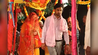 Bhojpuri Film : ये क्या ! आम्रपाली दुबे ने लिये शादी के फेरे और निरहुआ ने दिया आशीर्वाद !