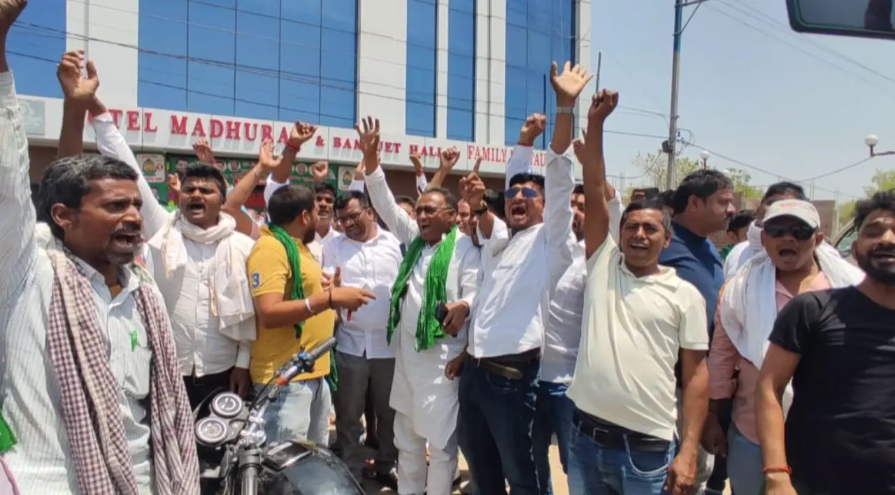 औरंगाबाद में RJD प्रत्याशी अभय कुशवाहा के कार्यालय में छापेमारी, 50 हजार नकद बरामद