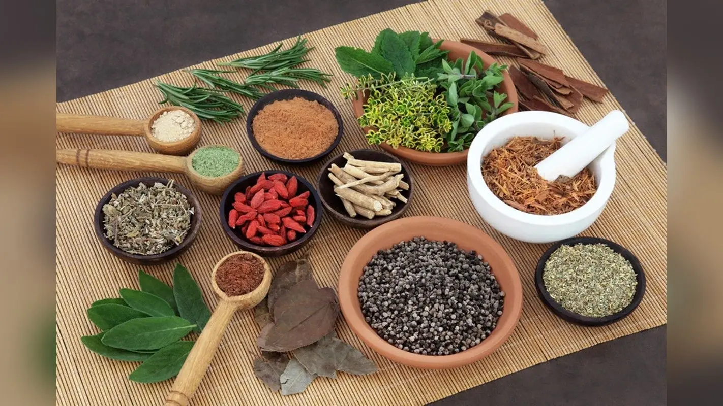 Ayurvedic Tips: कमजोर हो चुकी है हड्डियां तो अपनाएं ये आयुर्वेदिक उपाय