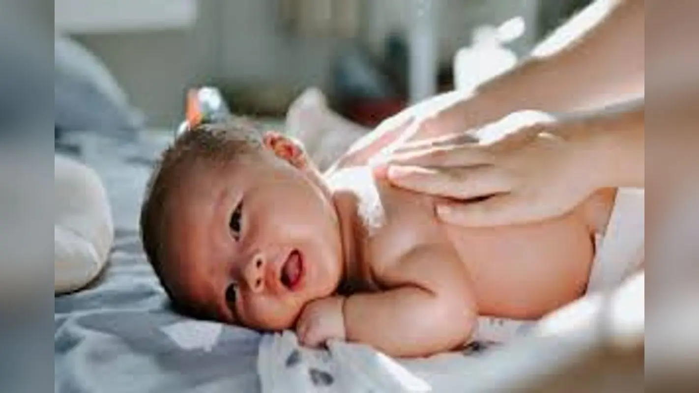 Baby Care Tips: गर्मियों में शिशुओं को होने वाली 2 जटिल समस्याएं, बचाव करने के लिए करें ये उपाय