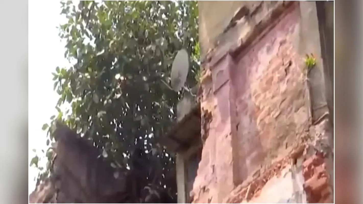 West Bengal : बऊबाजार में ढह गया पुराना मकान, मचा हडकंप