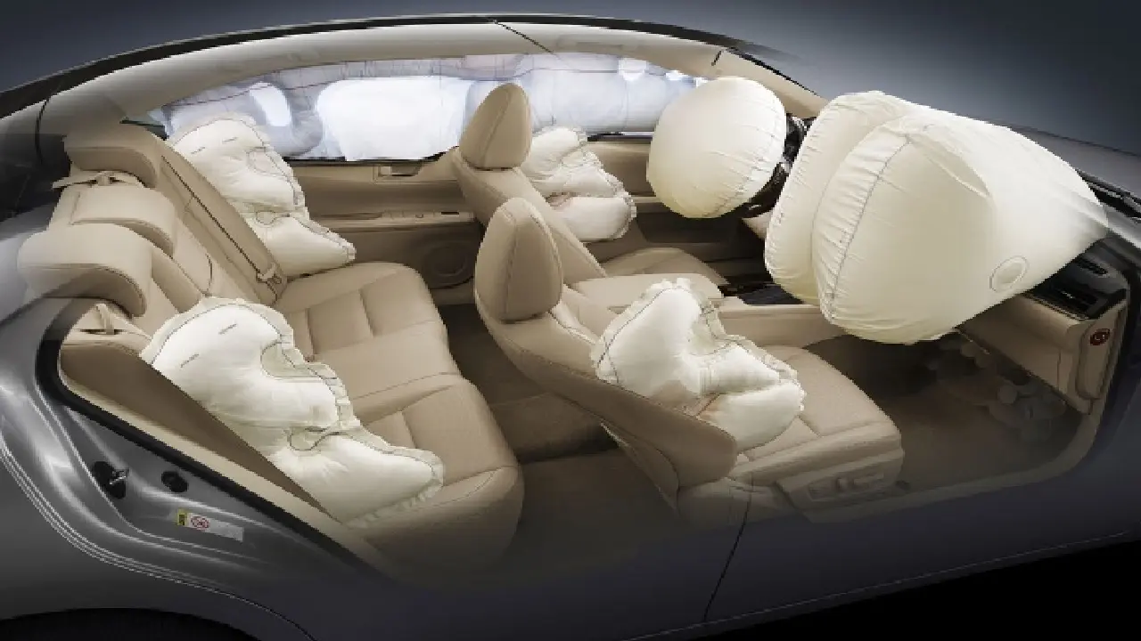 Car Safety Features: कार को ये 5 फीचर्स बनाते हैं सेफ, आपकी गाड़ी में हैं क्या?