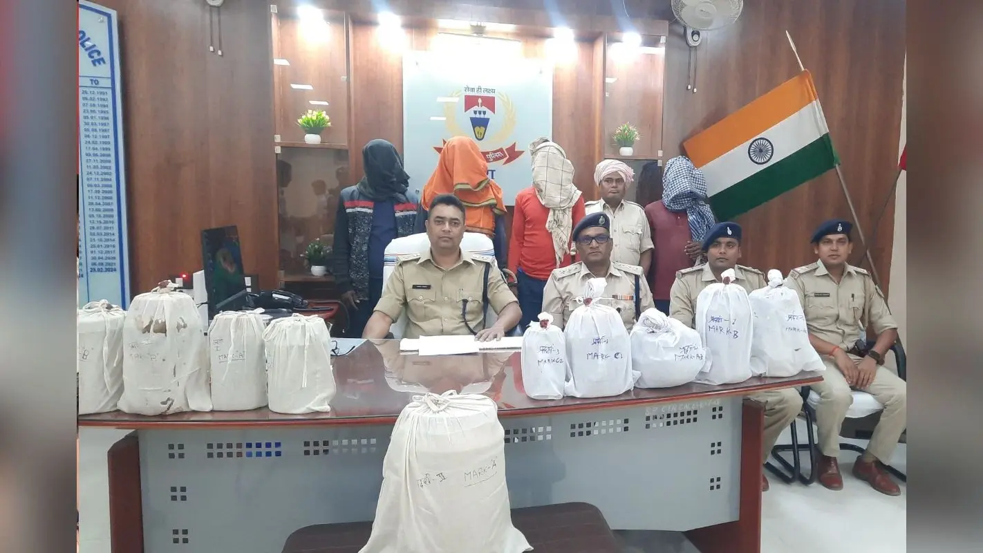 झारखंड में नशे के सौदागरों के खिलाफ कार्रवाई, चतरा से 2 करोड़ 30 लाख की अफीम व डोडा के साथ चार तस्कर गिरफ्तार