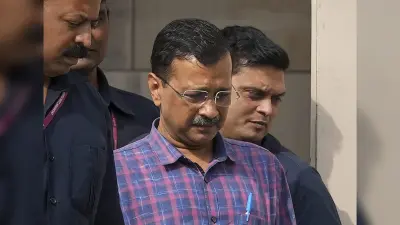 CM Kejriwal: मेरी चिंता छोड़ो, बच्चों को किताबें और मोहल्ला क्लिनिक में मरीजों को दवा… आतिशी और सुनीता से मिलकर क्या बोले केजरीवाल