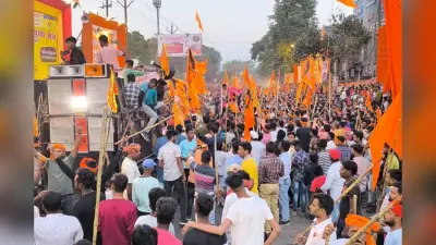 गिरिडीह : रामनवमी पर मंदिरों में फहराए गए महावीरी पताके, जय श्री राम के नारे से गूंजयमान हुआ इलाका