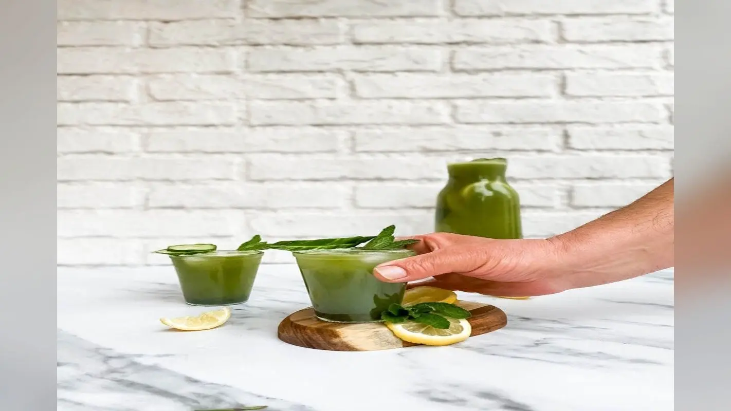 Detox Summer Drinks: गर्मी में शरीर को करना है डिटॉक्स तो पीना शुरू कर दें खीरा और पुदीने की पत्तियों से बना ड्रिंक