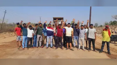 जलापूर्ति की मांग को लेकर ग्रामीणों ने तीन घंटे किया सड़क जाम, आश्वासन मिलने पर जाम हटा
