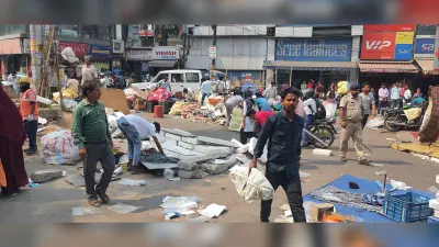 साकची बाजार में प्रवेश करने में अधिकारियों को लग गया दो घंटा