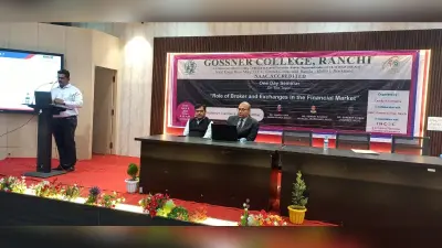 विद्यार्थी अभी से बचत की आदत डालें