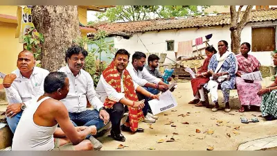 आदित्य विक्रम ने चुटिया में जनसंपर्क अभियान चलाया