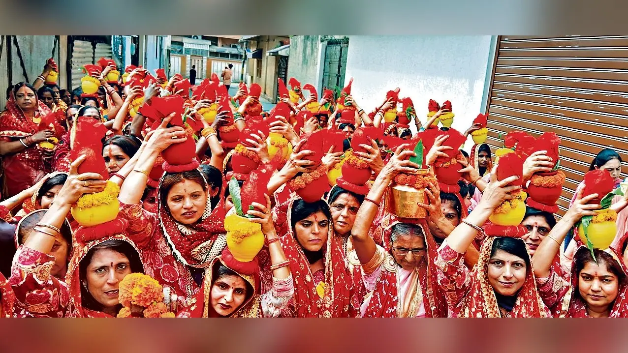 नवरात्रा और रामनवमी महोत्सव पर निकाली गयी भव्य शोभायात्रा