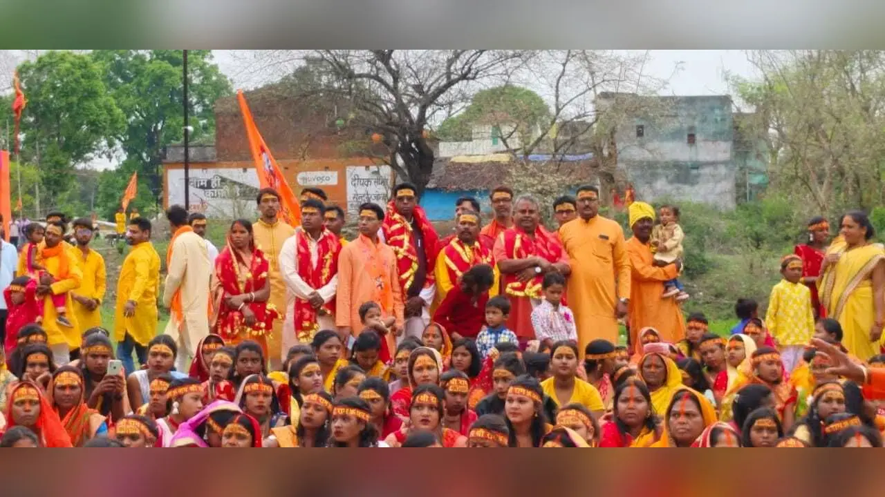 जोन्हा में कलश शोभायात्रा के साथ नौ दिवसीय नवाह्न परायण पाठ शुरू