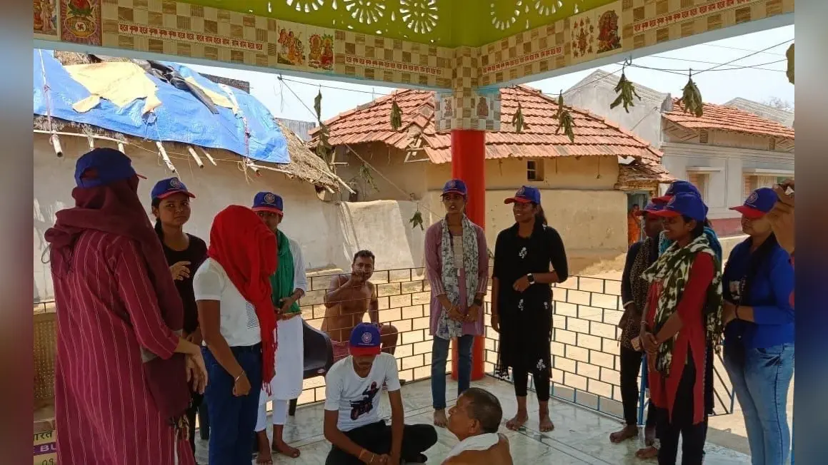 एनएसएस ने बाल विवाह रोकने को लेकर ग्रामीणों को किया जागरूक