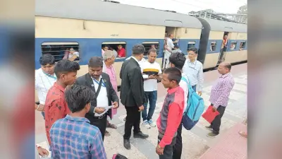 बेटिकट यात्रियों से रेलवे ने वसूला 25 हजार जुर्माना