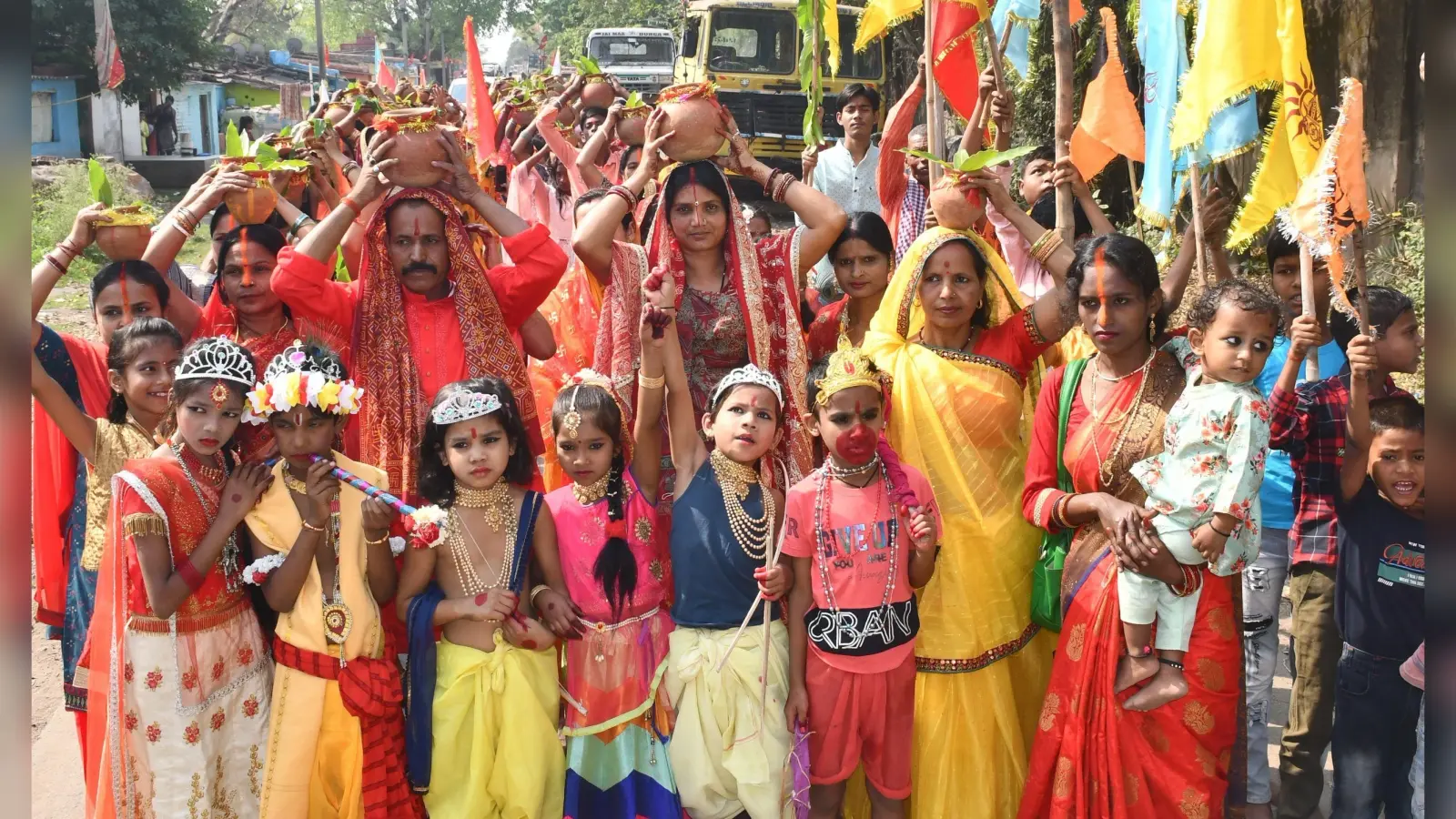 151 कलश यात्रा के साथ महा अनुष्ठान शुरू