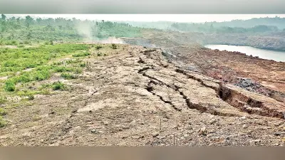 बंद भूमिगत खदान में आग, कभी भी जमींदोज हो सकती है बस्ती