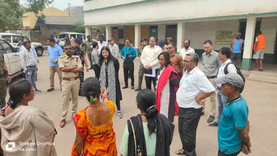 – झरिया में मतदान प्रतिशत बढ़ाना प्रशासन की चुनौती : डीसी