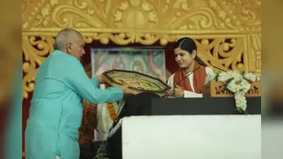 गंगा तन के पापों का नाश करती है, मन के नहीं : देवी चित्रलेखा