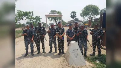 सीमा पर एसएसबी और नेपाली एपीएफ ने किया संयुक्त पेट्रोलिंग