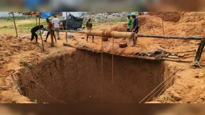 गाय, बैल, बकरी बंधक रखकर कूप निर्माण करा रहे हैं लाभुक