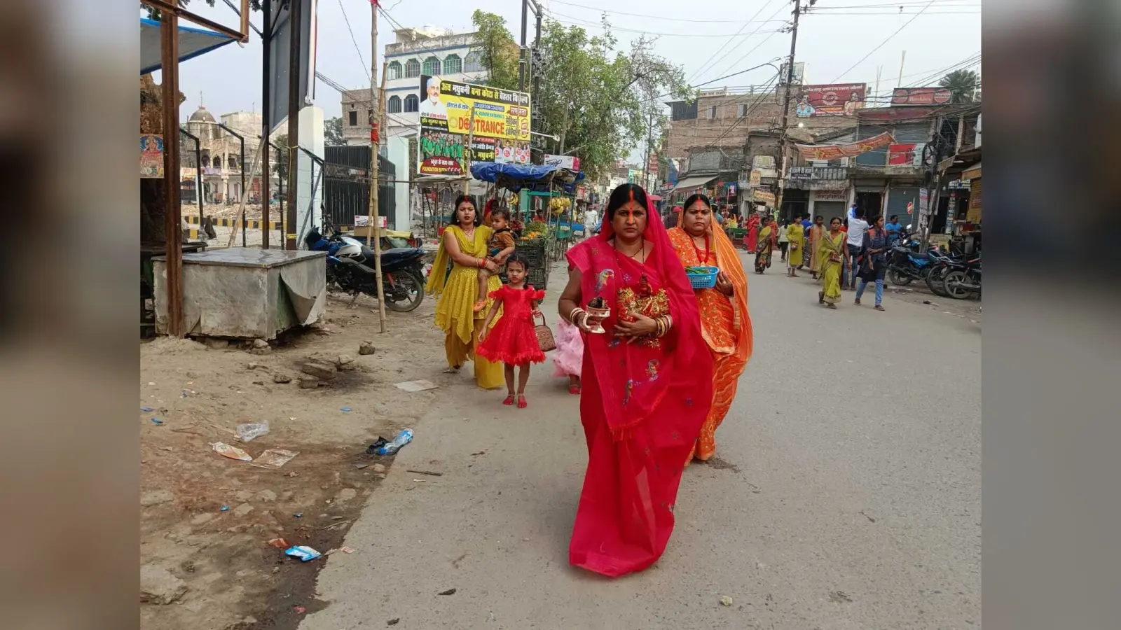छठ व्रतियों ने अस्ताचलगामी भगवान भास्कर को किया अर्घ अर्पित