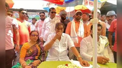 बांकुड़ा में भाजपा की तरह तृणमूल प्रत्याशी की चाय पर चर्चा