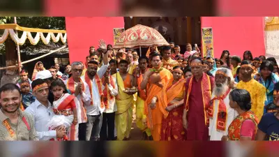 चास में नवपत्रिका आगमन के साथ बासंती दुर्गा पूजा शुरू
