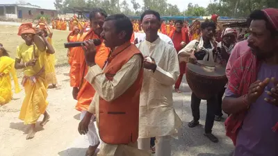 मंदिर के वार्षिकोत्सव पर निकली कलश यात्रा