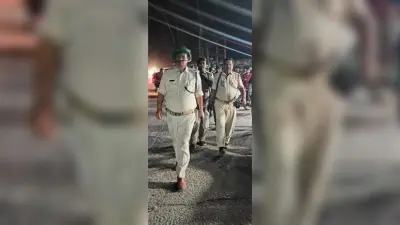 रातू में पुलिस ने किया फ्लैग मार्च