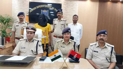 एक लाख रुपये का इनामी हुआ गिरफ्तार, हार्डवेयर व्यवसायी की हत्या में था शामिल