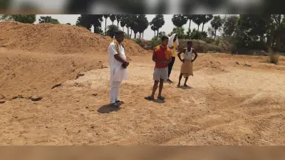पांडेय बिगहा बालू घाट से मनमाने उठाव को लेकर ग्रामीणों में गुस्सा