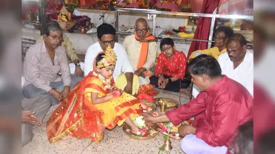 महाष्टमी पर हुआ कन्या पूजन, पूजी गयीं अन्नपूर्णा मां