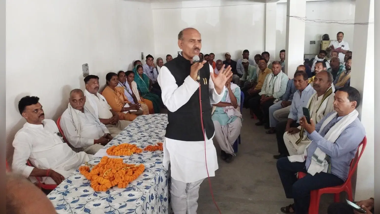 फैक्ट्री व शिक्षा के लिए कॉलेज खोला जायेगा : त्रिपाठी