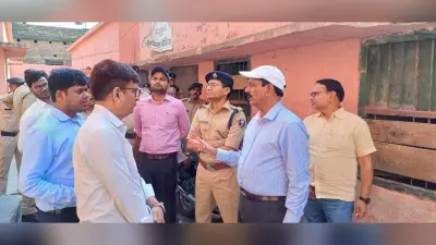 डीएम व एसपी ने किया क्रिटीकल बूथों का निरीक्षण, दिये कई निर्देश