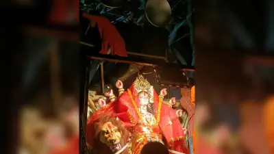 चैती दुर्गा पूजा समिति, मनीटोला की प्रतिमा का विसर्जन