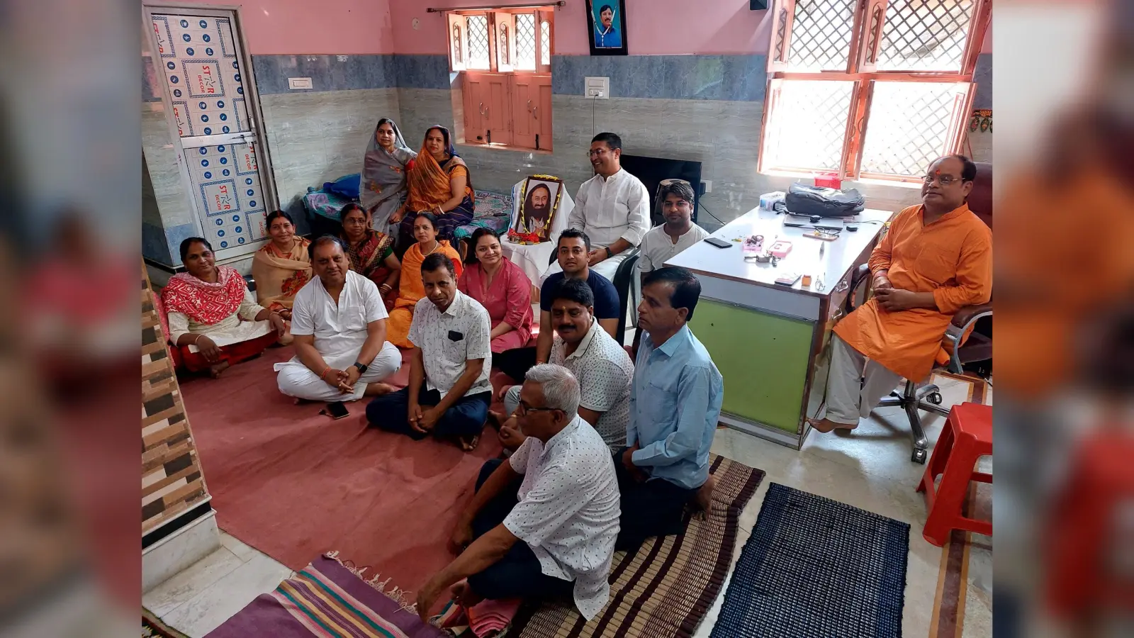 को-ऑर्डिनेटर ने बच्चों को सिखाया ध्यान की कला