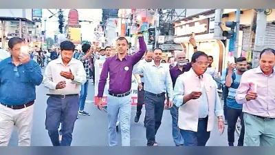 कैंडल मार्च निकाल कर मतदाताओं को किया जागरूक
