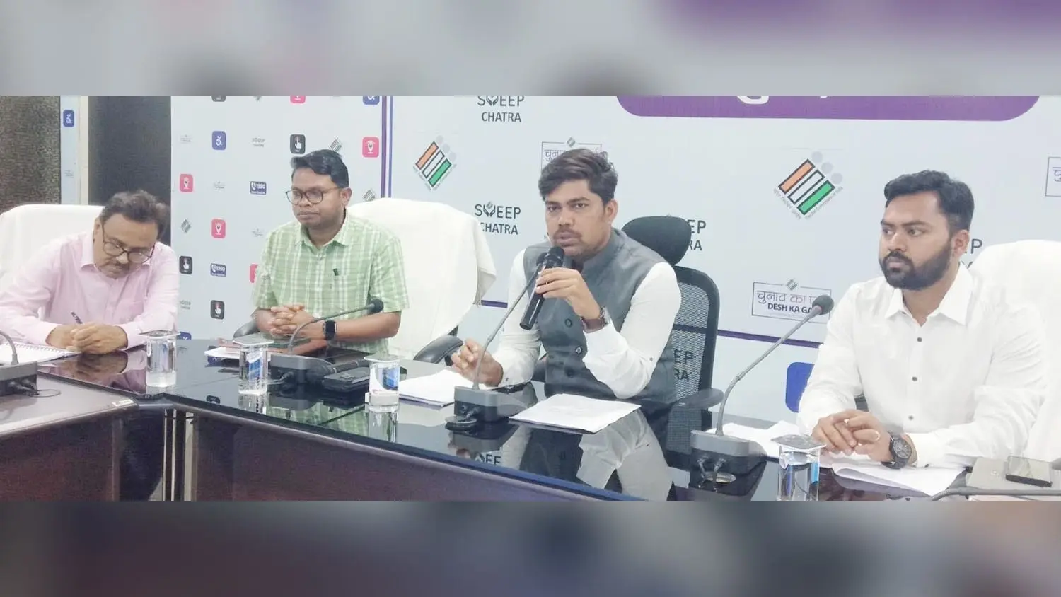 नये मतदाताओं के नाम सूची में जोड़ने में राज्य में चतरा अव्वल: डीसी