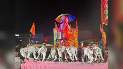 मनमोेहक झांकी व हैरतअंगेज करतब देख दर्शक हुए अचंभित