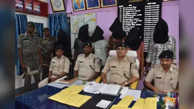 सोलागीडीह के एक मकान से छह साइबर अपराधी पकड़ाये