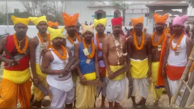 30 फीट ऊंचे खूंटे पर झूल कर दिखायी भक्ति