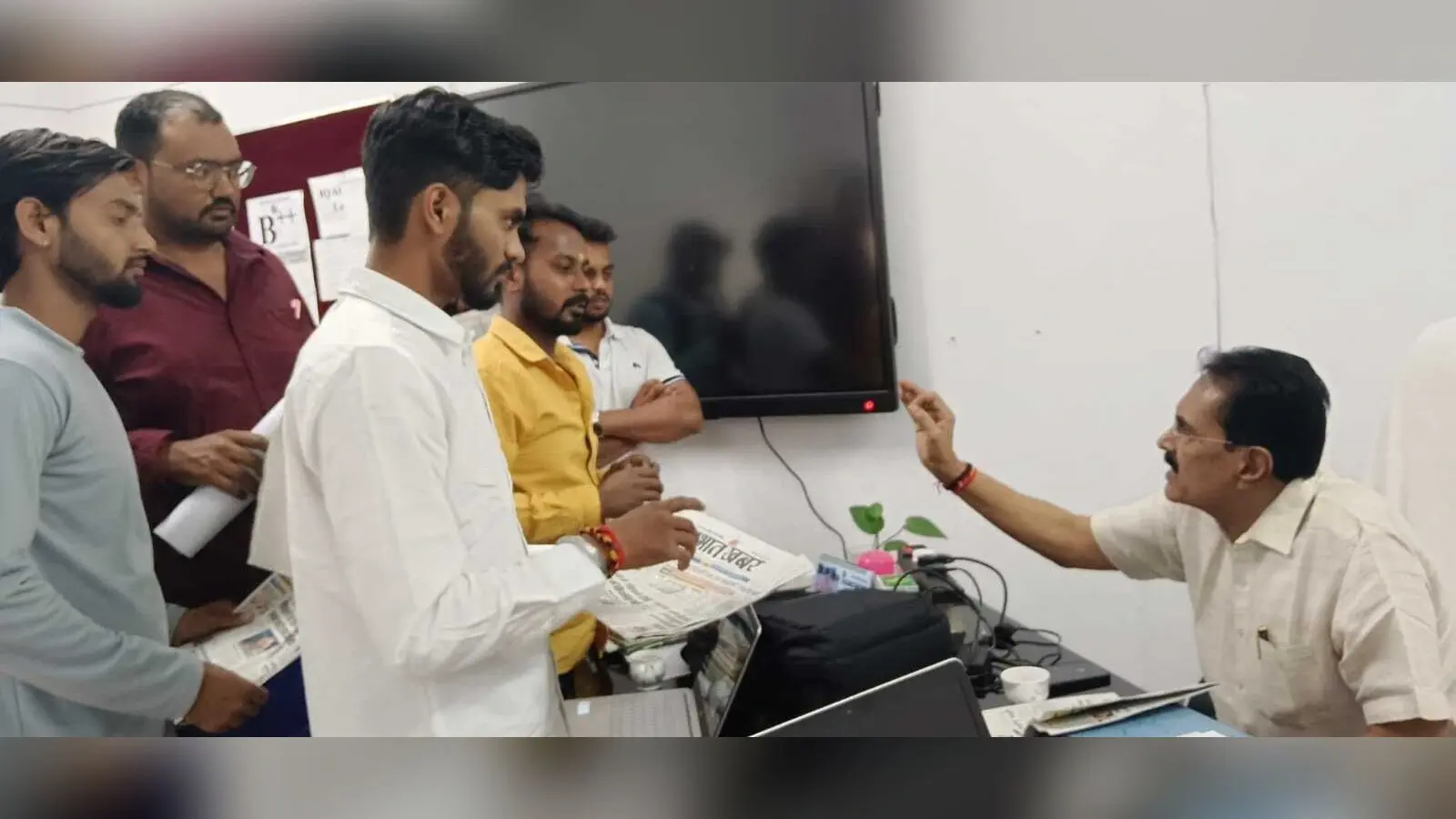 मांडर कॉलेज में वित्तीय अनियमितता की जांच कर दोषियों पर कार्रवाई हो : आजसू